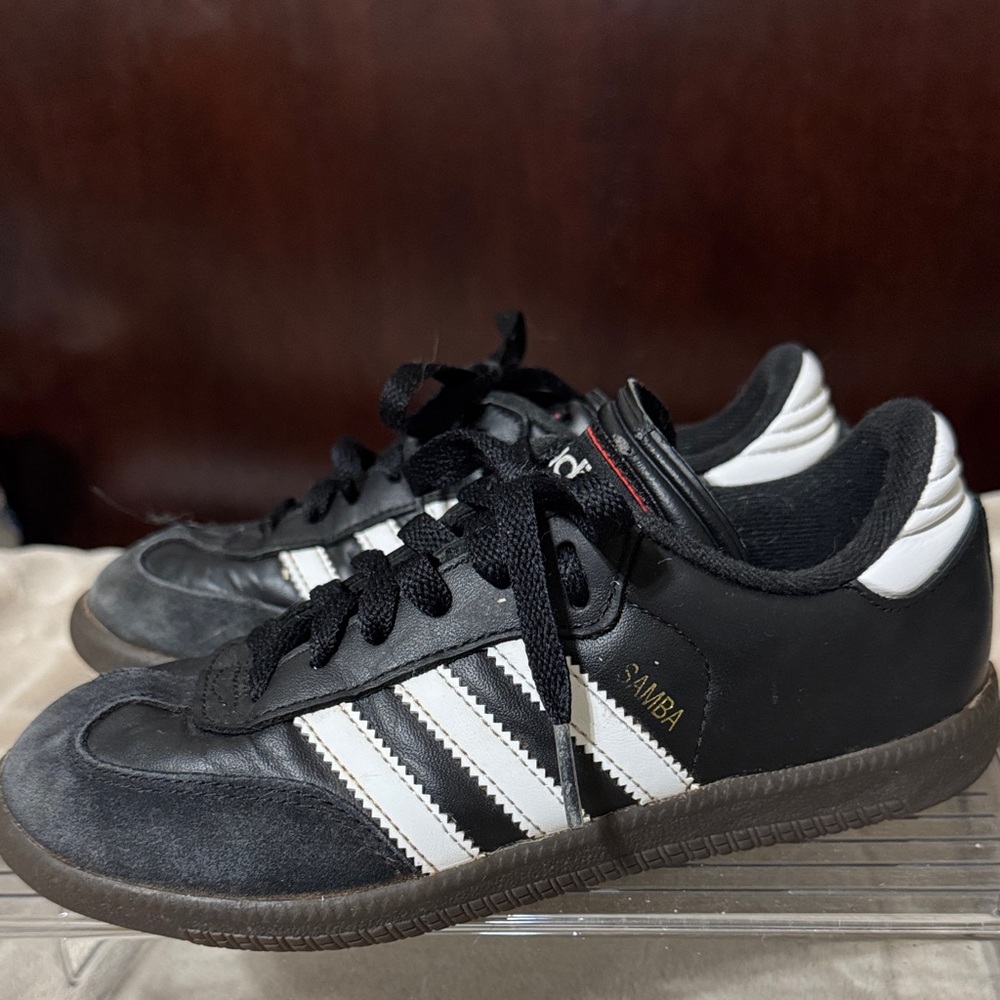 Adidas Samba Classic – Black/White – Excellent Condition – Size 2